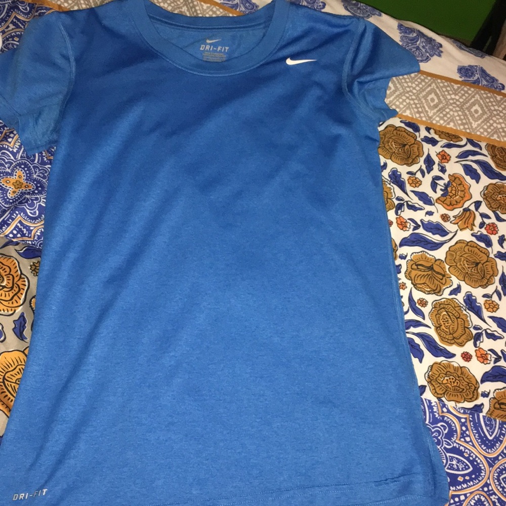 Nike tee